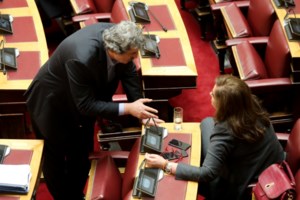 Άνω κάτω στον ΣΥΡΙΖΑ: Με αποχώρηση απείλησε ο Κούλογλου- Μετά την κόντρα με Παπαδημούλη για τα 29 ακίνητα - εικόνα 2