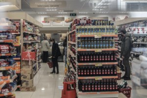 Ανοικτά την Κυριακή των Βαΐων τα καταστήματα: Το ωράριο της Μεγάλης Εβδομάδας - εικόνα 2