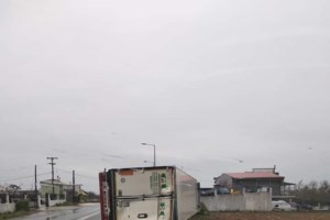 Καταιγίδες και άνεμοι έως 10 μποφόρ σαρώνουν τη χώρα- Δεμένα πλοία σε Πειραιά, Λαύριο - εικόνα 2