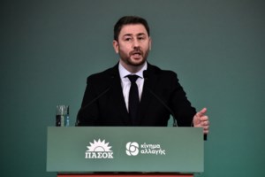 Ο Ανδρουλάκης φτιάχνει το "digital ΠΑΣΟΚ" με 3+1 βήματα - Online οργανώσεις και ψηφιακό "ΚΕΠ"