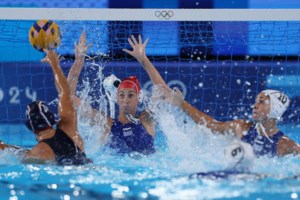 Ολυμπιακοί Αγώνες 2024: Σαρωτικός ο Στέφανος Τσιτσιπάς - Ο πρώτος Έλληνας τενίστας που περνά στους "8" [βίντεο]