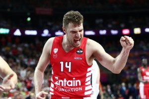 Ολυμπιακός: Μια ανάσα από την επιστροφή του στο Λιμάνι ο Σάσα Βεζένκοφ - Ελεύθερος από τους Ράπτορς - εικόνα 2