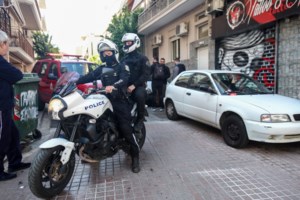 Τρόμος για οικογένεια στη Νέα Ιωνία: Αρπαξαν 9.000 ευρώ από 78χρονο επιχειρηματία - Κράτησαν ομήρους σύζυγο και κόρη