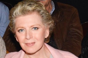 Κωνσταντίνα Κούμπουλα: Από το πάνελ της Αννίτας Πάνια στο γραφείο του Χάρη Θεοχάρη - Αιχμηρά σχόλια - εικόνα 2