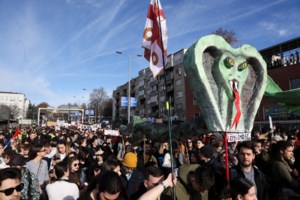 Παραιτήθηκε ο πρωθυπουργός της Σερβίας μετά τις διαδηλώσεις για το πολύνεκρο δυστύχημα σε σιδηροδρομικό σταθμό - εικόνα 2