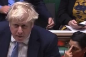 Η φωτογραφία που "καίει" τον Μπόρις Τζόνσον: Πίνει σαμπάνια και παίζει παιχνίδια σε χριστουγεννιάτικο κορονοπάρτι το 2020 - εικόνα 3