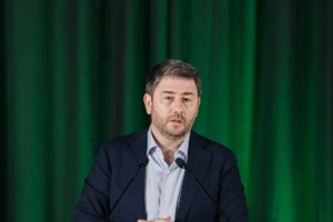 Ανδρουλάκης: Τον Μητσοτάκη τον ενδιαφέρει να μην φορολογήσουμε τα υπερκέρδη των ολιγαρχών - εικόνα 2