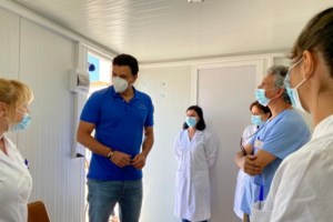 Κικίλιας: Το ΕΣΥ άντεξε και στάθηκε όρθιο - 10.000 υγειονομικοί προστέθηκαν στο σύστημα