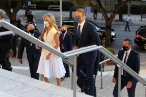 ΔΕΘ: Φωτιές από αντιεξουσιαστές στην Καμάρα - Σε εξέλιξη οι κινητοποιήσεις - Kλειστό το κέντρο της Θεσσαλονίκης [εικόνες, βίντεο] - εικόνα 2