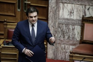 Βουλή: Μητσοτάκης για τον γάμο των ομόφυλων ζευγαριών: "Ευτυχισμένα παιδιά μεγαλώνουν και με γονείς του ιδίου φύλου" - εικόνα 4