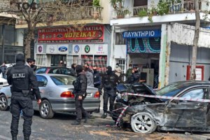 Τρελή καταδίωξη στην Εύβοια για οδηγό που δεν σταμάτησε: Τον κυνηγούσαν από τη Χαλκίδα ως το Σχηματάρι