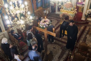 Live η Ακολουθία του Επιταφίου και η Περιφορά