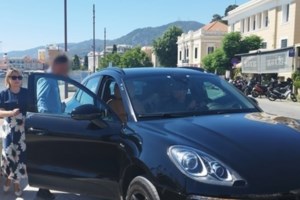 Σοκ στον Καναδά: Προσποιήθηκε την αγοράστρια για να κλέψει Porshe και "πέρασε από πάνω" από τον ιδιοκτήτη [βίντεο] - εικόνα 2