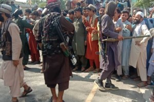 Η στιγμή που ο πρόεδρος Γάνι του Αφγανιστάν εγκαταλείπει τη χώρα [βίντεο]