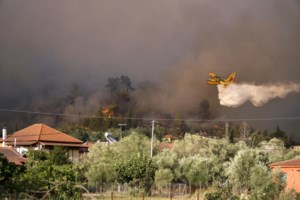 Φωτιά στην Αρχαία Ολυμπία: Μόλις ένα χιλιόμετρο μακριά οι φλόγες - Αγωνία για τον αρχαιολογικό χώρο [εικόνες] - εικόνα 4