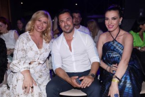 Ζήνα Κουτσελίνη: Σπάνια φωτογραφία με την κούκλα κόρη της, Έμμα [Εικόνα] - εικόνα 3