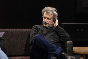 Ελένη Καρακάση σε Σερβετάλη: "Άκου Άρη, έγκλημα είναι να στέλνεις στη ΜΕΘ μωρό από το ξύλο, όχι η άμβλωση" - εικόνα 3