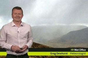 Βίντεο ντοκουμέντο από την Ρόδο δείχνει απόπειρα εμπρησμού μέσα στη νύχτα - Καταγγελία των κατοίκων