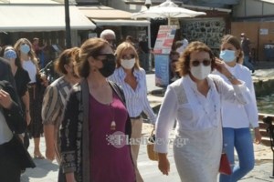 Μητσοτάκης - Πομπέο: Οι πρώτες εικόνες από το παραδοσιακό γεύμα στο πατρικό του πρωθυπουργού στα Χανιά [Βίντεο} - εικόνα 5