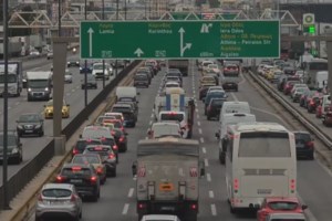 Ταύρος: Κατάρρευσε γέφυρα σε παράδρομο της Πέτρου Ράλλη [βίντεο]