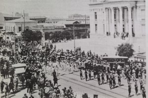 Στο σφυρί η ιστορική φουστανέλα του Θεόφιλου: 5.000 ευρώ η τιμή εκκίνησης - Ενα από τα ελάχιστα αντικείμενα του ζωγράφου - εικόνα 3