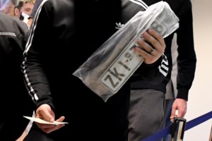 Πασχαλινό ωράριο 2023: Πώς θα λειτουργήσουν σήμερα και όλη τη Μεγάλη Εβδομάδα τα καταστήματα