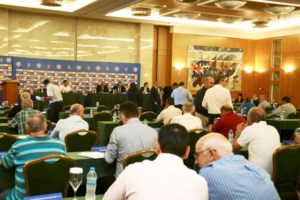 Κλήρωση Γιουρόπα Λιγκ: Με Σεβίλλη ή Ρόμα αντιμέτωπος ο Ολυμπιακός αν περάσει τη Γουλβς