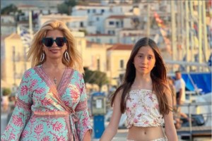 Ζήνα Κουτσελίνη: Εντυπωσιακή εμφάνιση σε γάμο στη Μονεμβασιά [Εικόνες] - εικόνα 8