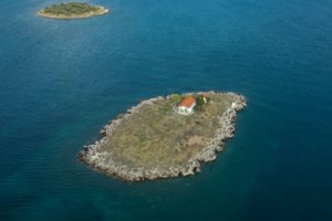 Σύρος: Ο καπετάνιος μαέστρος του Blue Star Chios - Η εντυπωσιακή μανούβρα στο λιμάνι [βίντεο] - εικόνα 2