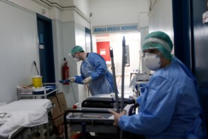 Κρήτη: Ανεμβολίαστος 55χρονος ιερέας μεταφέρθηκε διασωληνωμένος στη ΜΕΘ Ηρακλείου