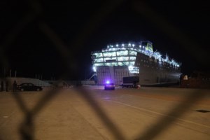 Στο "Ελ. Βενιζέλος" ο Χαρδαλιάς: Θα λήξει ο εφιάλτης - Οι αρνητικοί θα μείνουν σε καραντίνα 14 μέρες