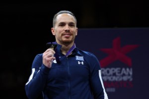 Λευτέρης Πετρούνιας - Βασιλική Μιλλούση: Ένα τρυφερό φιλί από τον βασιλιά των κρίκων στη σύζυγό του - Οι διακοπές στην Πάτμο