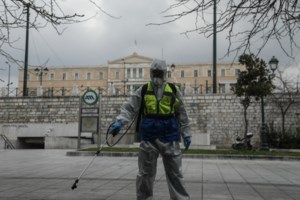 Τηλεδιάσκεψη Μητσοτάκη - Σακελλαροπούλου για τον κορονοϊό: "Τσιόδρας και Χαρδαλιάς βοηθούν σημαντικά"