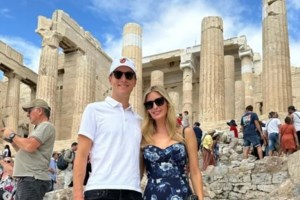 Η Ιβάνκα Τραμπ στους Δελφούς: Οι φωτογραφίες και το μήνυμά της - "Γνώρισε τον εαυτό σου"