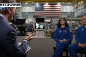 Βραχώδης εξωπλανήτης με "ουρά κομήτη"  αποσυντίθεται, καθώς περιστρέφεται πολύ κοντά στον ήλιο του - εικόνα 2