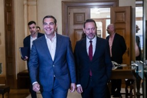 Γιάννης Στουρνάρας: "Η ελληνική οικονομία βρίσκεται πλέον σε θετική, αν και δύσκολη, πορεία" - εικόνα 3