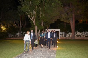 Μια ματιά στην ιστορία: Τι είχε μαγειρέψει στον Τζορτζ Μπους η Μαρίκα Μητσοτάκη στην επίσκεψη του 1991 - εικόνα 2