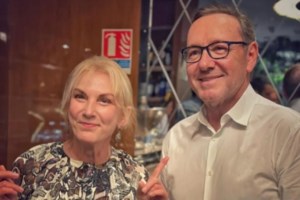 Στο νοσοκομείο ο Κέβιν Σπέισι: "Ένιωσα όλο το αριστερό μου χέρι να μουδιάζει για περίπου οκτώ δευτερόλεπτα"