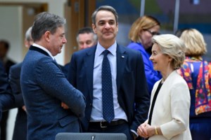 Όχι διαπραγματεύσεις για την Ουκρανία χωρίς την Ουκρανία: Το προσχέδιο των 27 στη Σύνοδο Κορυφής - Καταχειροκρότησαν τον Ζελένσκι