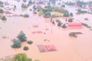 Κικίλιας: Σπίτι-σπίτι απεγκλωβισμοί και διασώσεις - 67 άτομα μεταφέρθηκαν σε ασφαλές σημείο