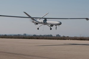 Ο Μηταράκης διαψεύδει τα ΜΜΕ της Άγκυρας: Δεν έχει ξεκινήσει να δημιουργείται καραβάνι προσφύγων από την Τουρκία