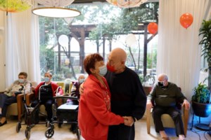 Καλά νέα για το εμβόλιο της Pfizer: Παράγει ισχυρή ανοσοαπόκριση - Μπορεί να σταματήσει τη διάδοση του ιού - εικόνα 2