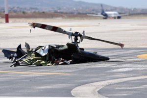 Τραγωδία στα Σπάτα: Εφιαλτικό δυστύχημα με ελικόπτερο - Νεαρός διαμελίστηκε από τον πίσω έλικα - εικόνα 2