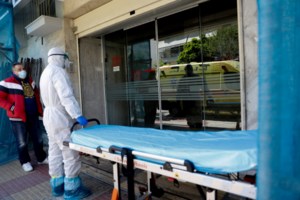 Κατασχέσεις φακέλλων στην κλινική Ταξιάρχαι- Αρχίζουν οι καταθέσεις για τα κακουργήματα