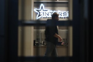 Τέμπη: Καρυστιανού προς Ειδικό Εφέτη Ανακριτή - "Μην τολμήσετε να μπαζώσετε και τη δικογραφία, η θεϊκή μήνη θα είναι πολύ ηχηρή"