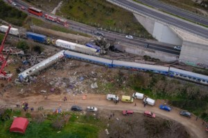 Κυβερνητικές πηγές για Τέμπη: "Δεν έχει σχέση η καθυστέρηση της σύμβασης 717 με την απόδοση ποινικών ευθυνών - Ό,τι έγινε έγινε με Καραμανλή"