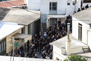 Βορίζια: Υποβασταζόμενες η σύζυγος, οι αδελφές και η μάνα του Καργάκη - "Επαέ θα χυθεί το αίμα σας" - εικόνα 5