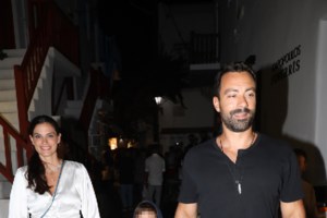 Μαρία Μπεκατώρου: Στην Αθήνα με άψογο city look, ιδανικό για τις ζεστές μέρες