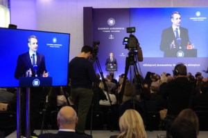 Σε αναμμένα κάρβουνα το Μαξίμου για την ομιλία Καραμανλή - Τι θα πει για τη διαγραφή Σαμαρά - εικόνα 3