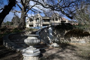 Σπάνιοι συλλεκτικοί "θησαυροί" στο ανάκτορο του Τατοΐου - Καταγεγραμμένα περισσότερα από 44.000 αντικείμενα [Εικόνες - Βίντεο] - εικόνα 2